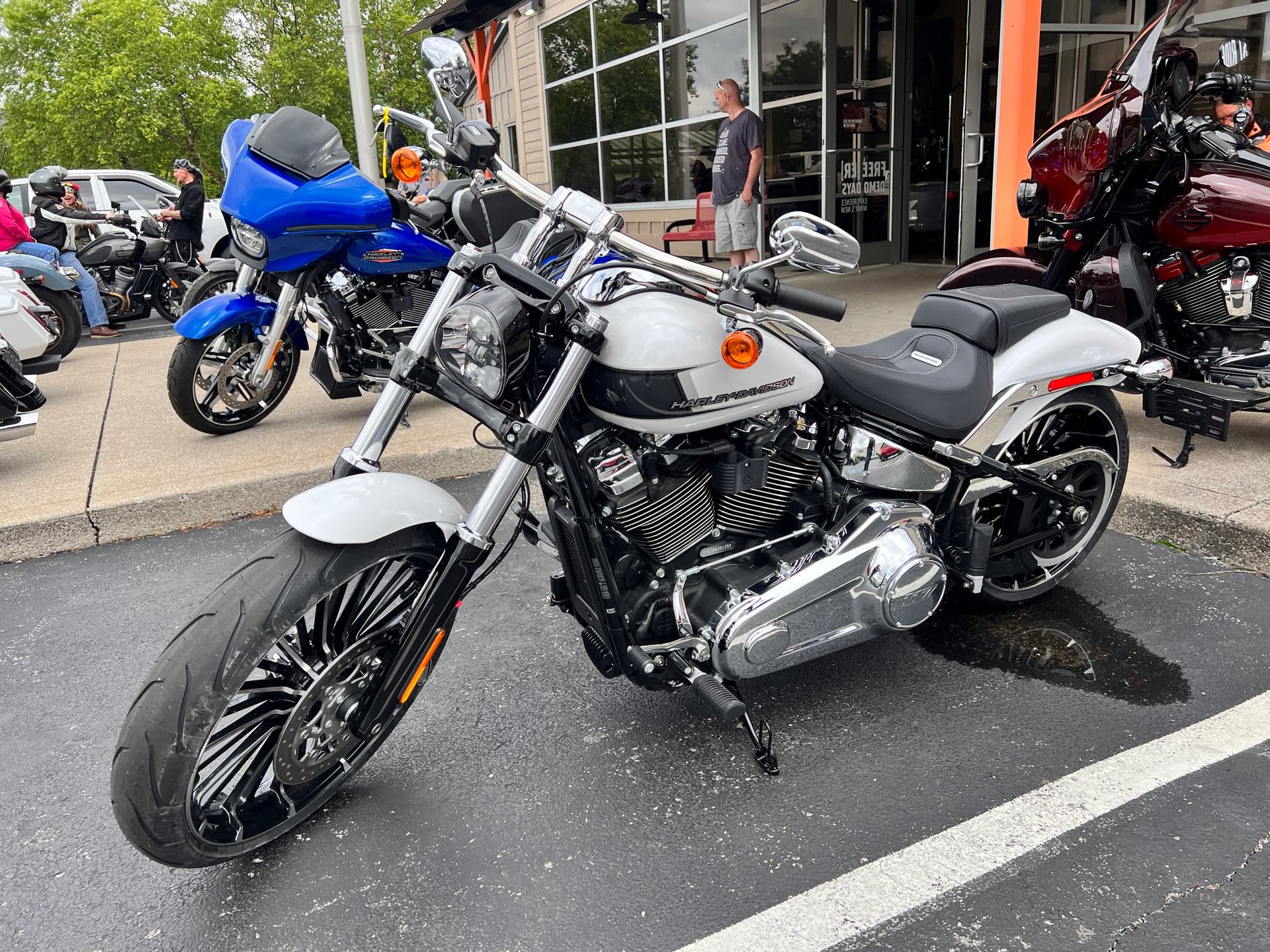 2024 Harley-Davidson Softail Breakout at Man O'War Harley-Davidson®