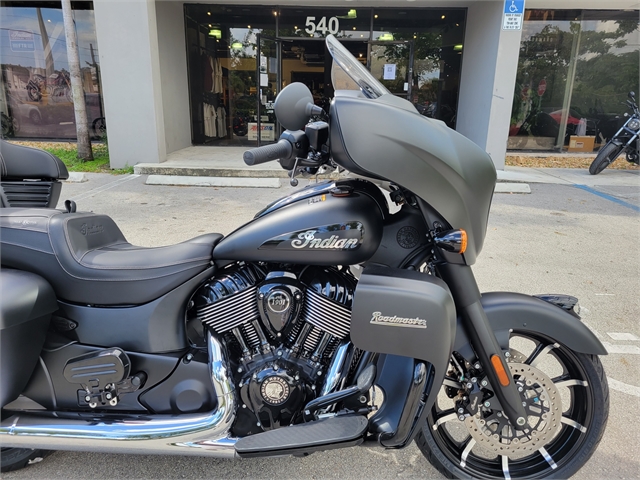 2022 Indian Roadmaster Dark Horse at Fort Lauderdale