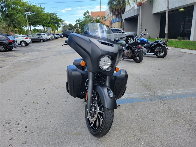 2022 Indian Roadmaster Dark Horse at Fort Lauderdale