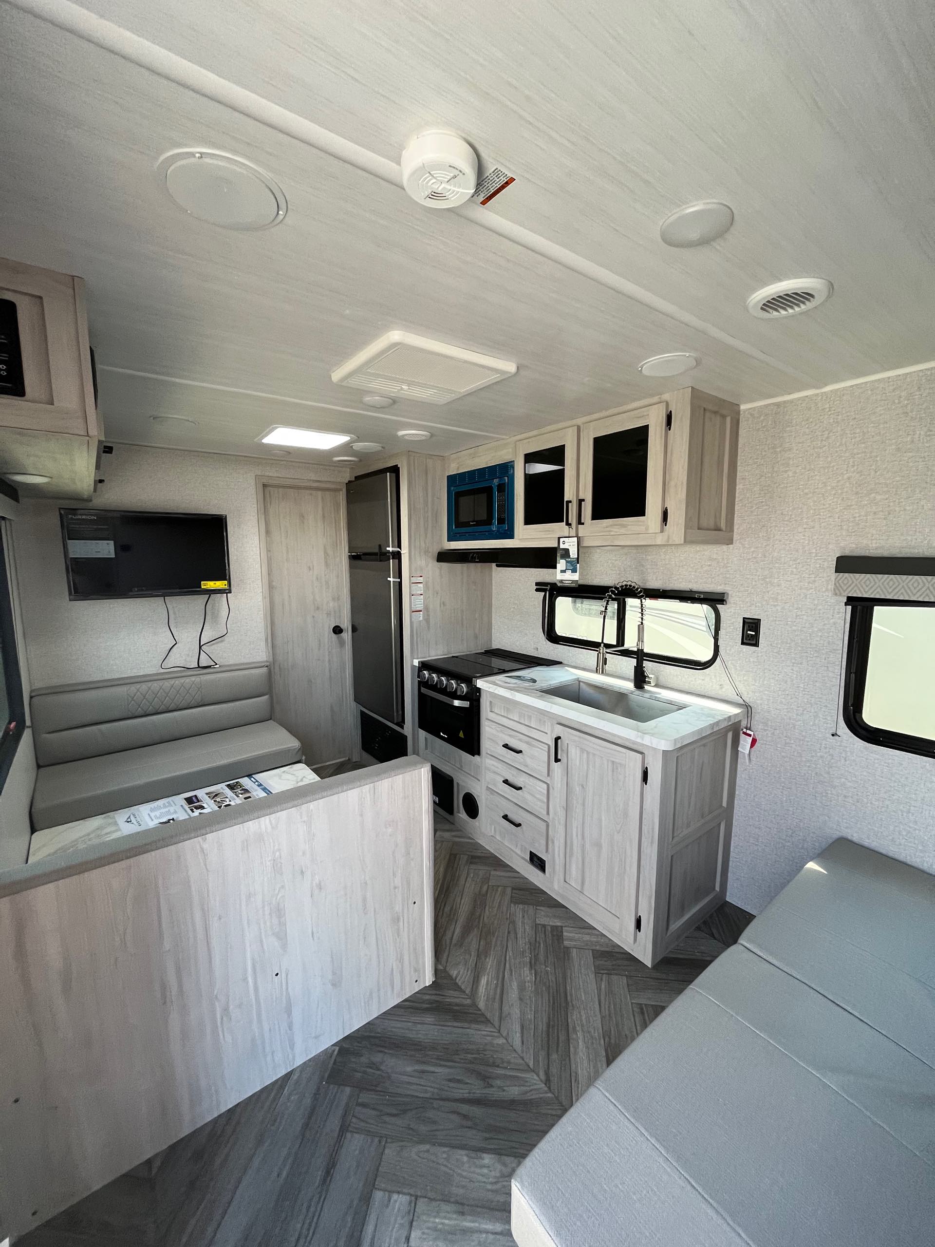 2023 EAST TO WEST DELLA TERRA at Prosser's Premium RV Outlet