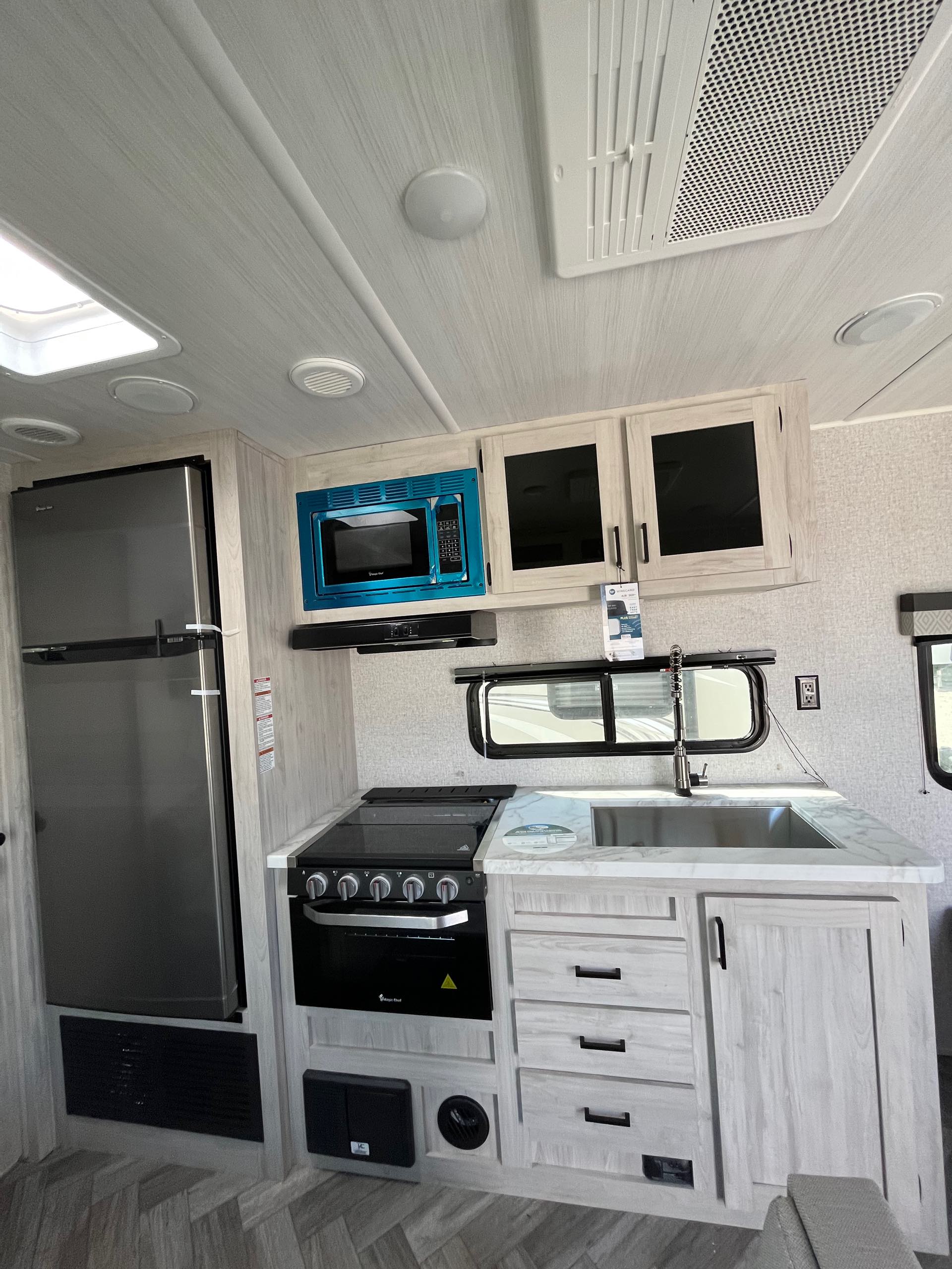 2023 EAST TO WEST DELLA TERRA at Prosser's Premium RV Outlet