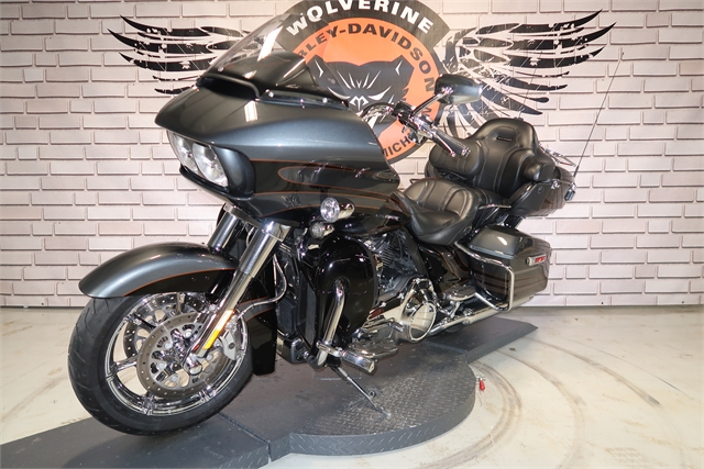 2016 Harley-Davidson Road Glide CVO Ultra at Wolverine Harley-Davidson
