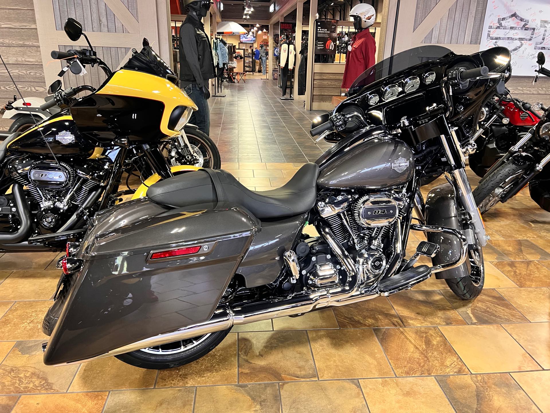2023 Harley-Davidson Street Glide Special at Man O'War Harley-Davidson®