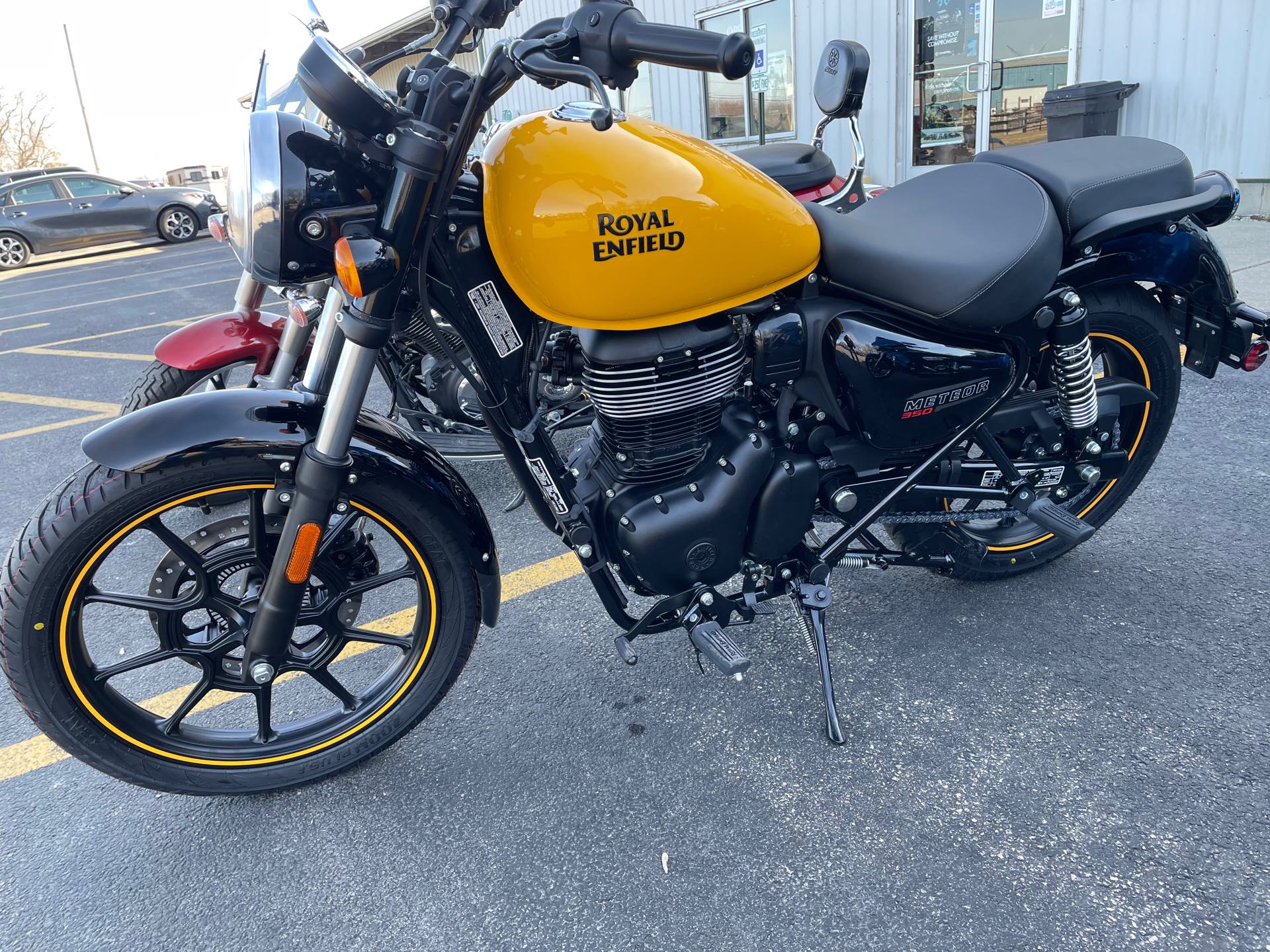 2023 Royal Enfield Meteor 350 at Randy's Cycle