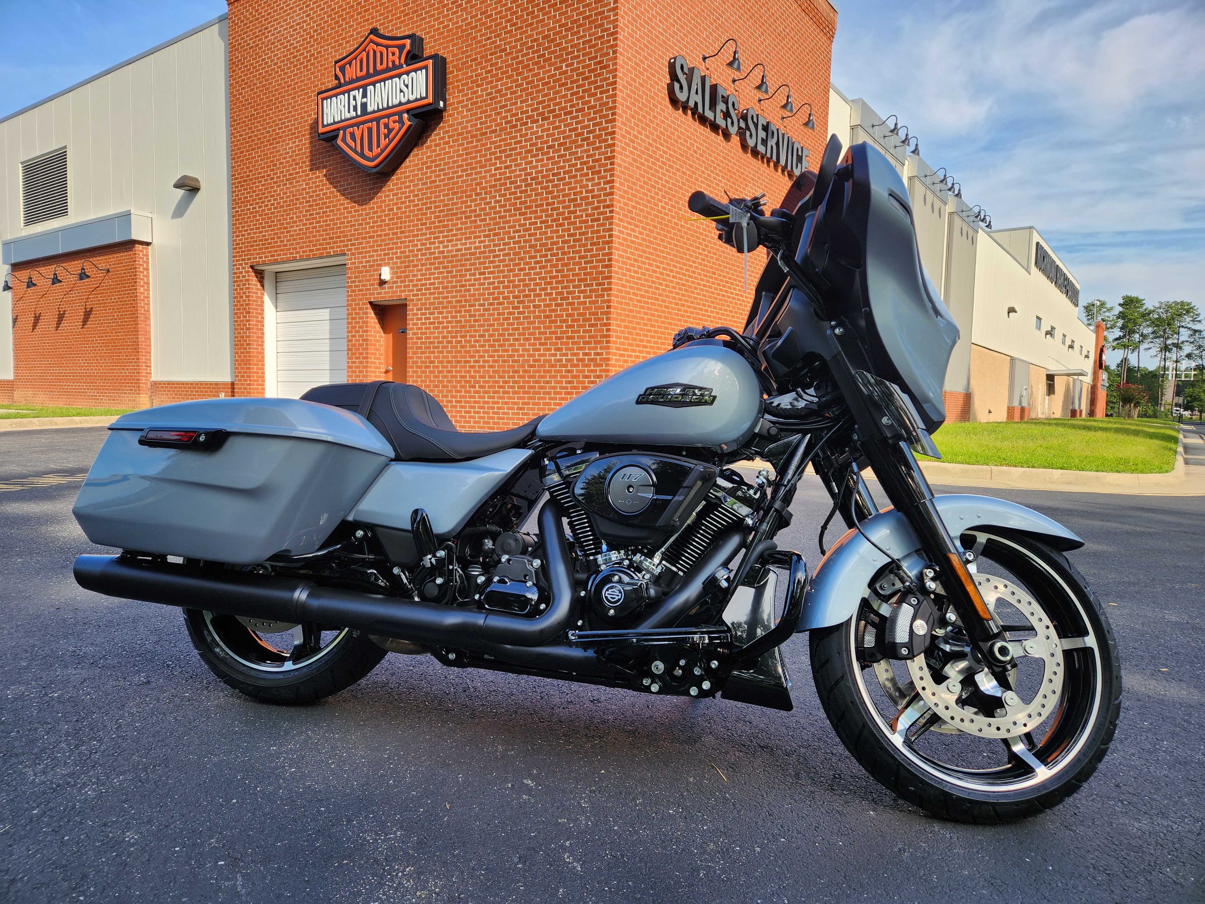 2024 Harley-Davidson Street Glide Base at Richmond Harley-Davidson