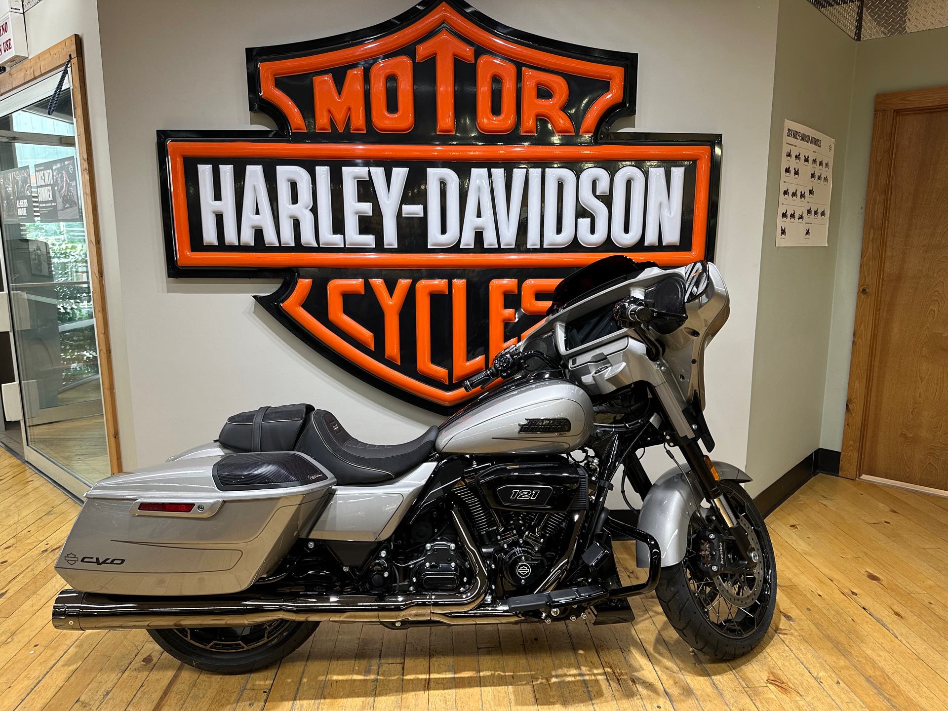 2023 Harley-Davidson Street Glide CVO Street Glide at Zips 45th Parallel Harley-Davidson