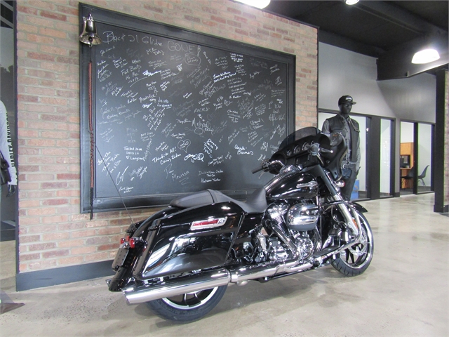 2021 Harley-Davidson Grand American Touring Street Glide at Cox's Double Eagle Harley-Davidson