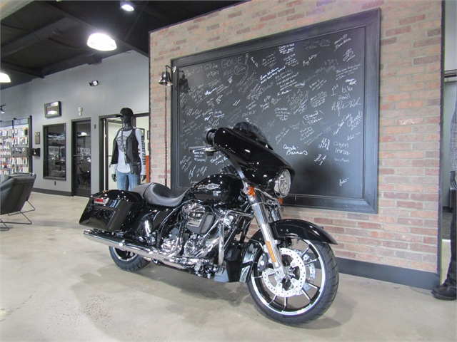 2021 Harley-Davidson Grand American Touring Street Glide at Cox's Double Eagle Harley-Davidson