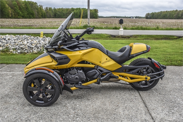 2017 Can-Am Spyder F3 S Daytona 500 at Thornton's Motorcycle - Versailles, IN