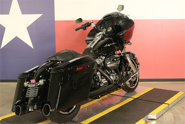2017 Harley-Davidson Road Glide Base at Texas Harley