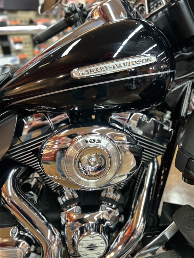 2011 Harley-Davidson Electra Glide Ultra Limited at Holeshot Harley-Davidson