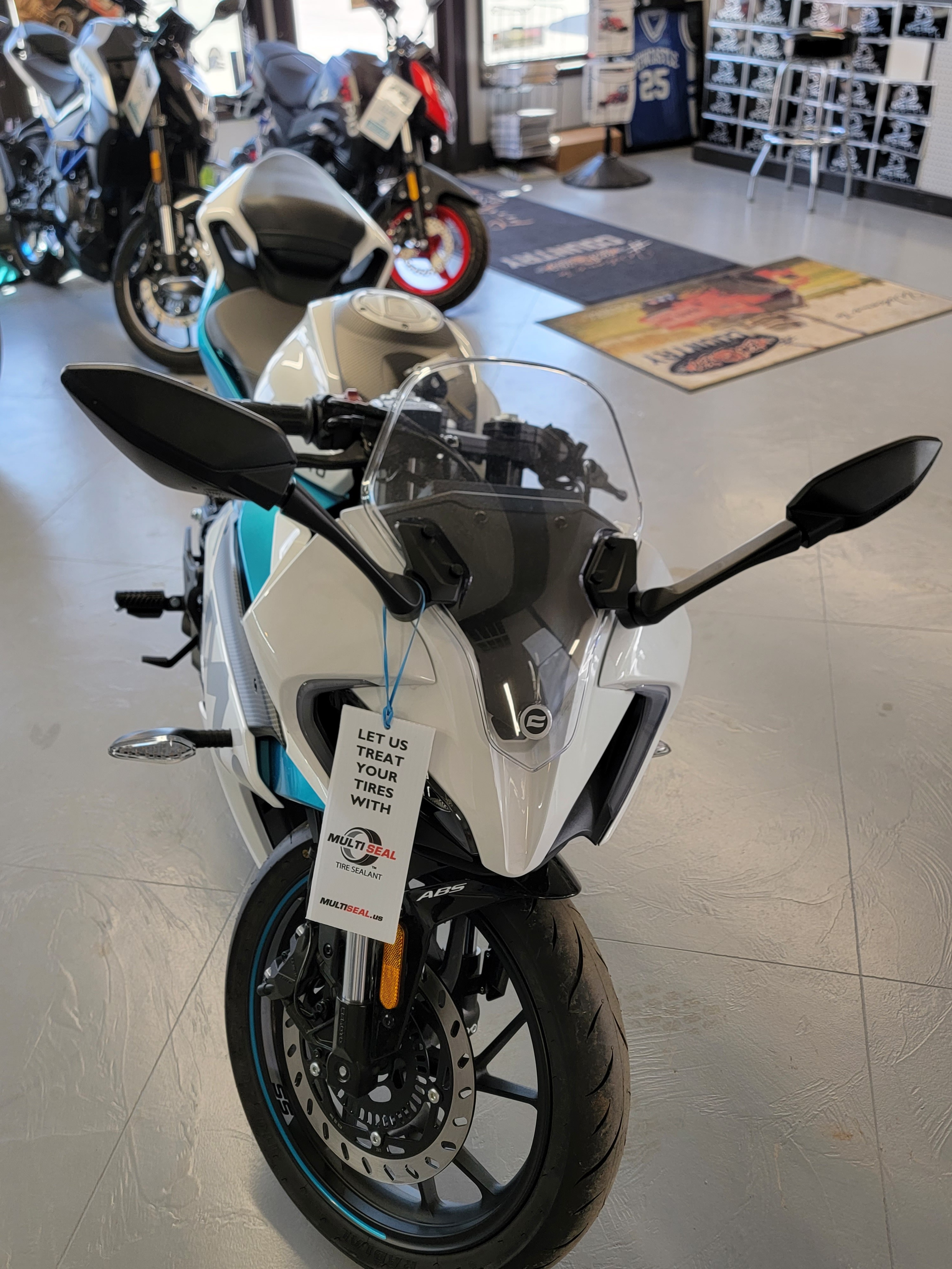 2022 CFMOTO 300 SS at Xtreme Outdoor Equipment