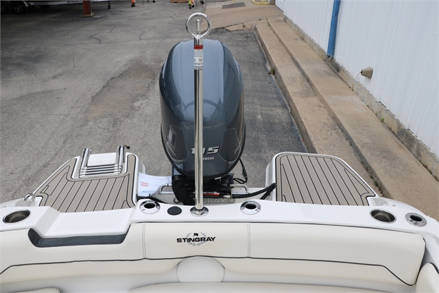 2023 Stingray 182SC Deck Boat at Jerry Whittle Boats