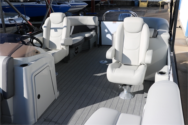 2024 Sylvan Mirage X1 at Jerry Whittle Boats