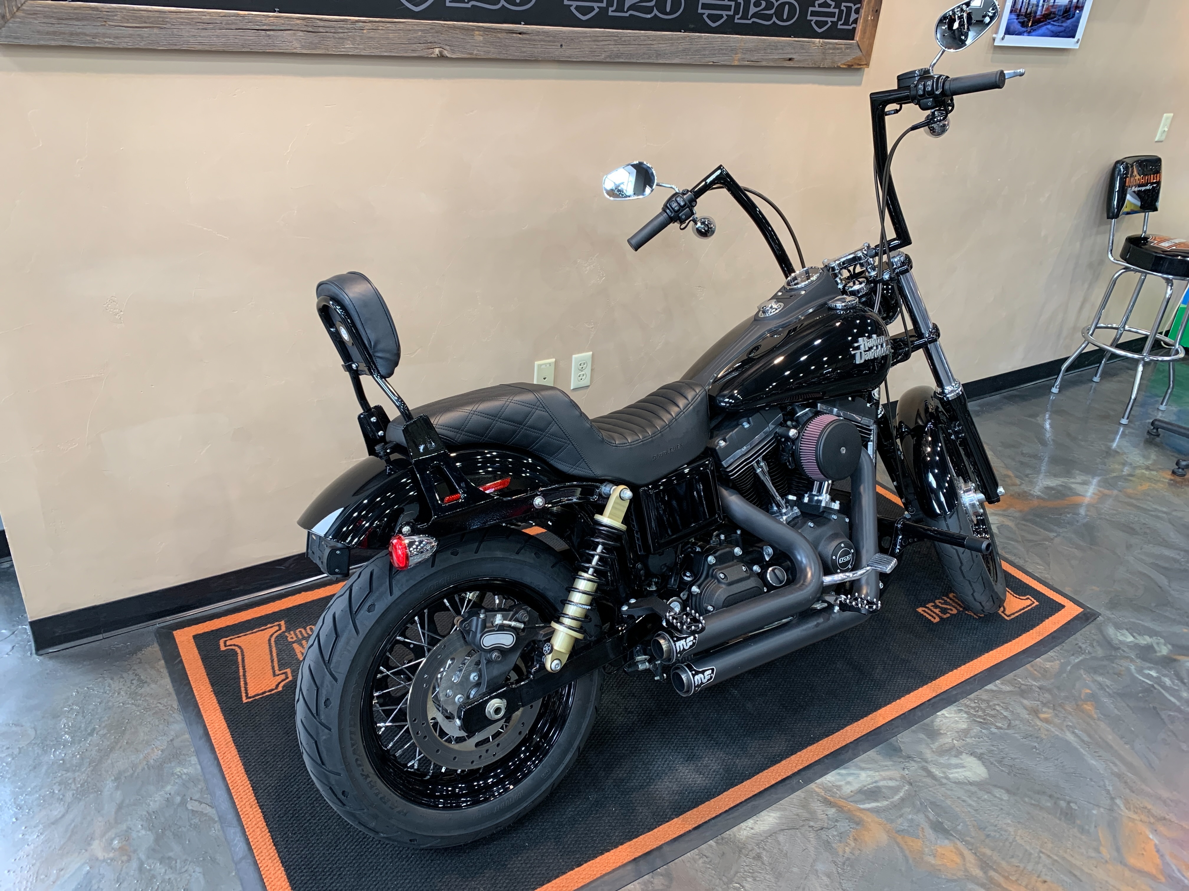 2017 Harley-Davidson Dyna Street Bob at Vandervest Harley-Davidson, Green Bay, WI 54303