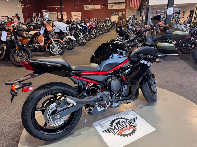 2016 Yamaha FZ 6R at Martin Moto