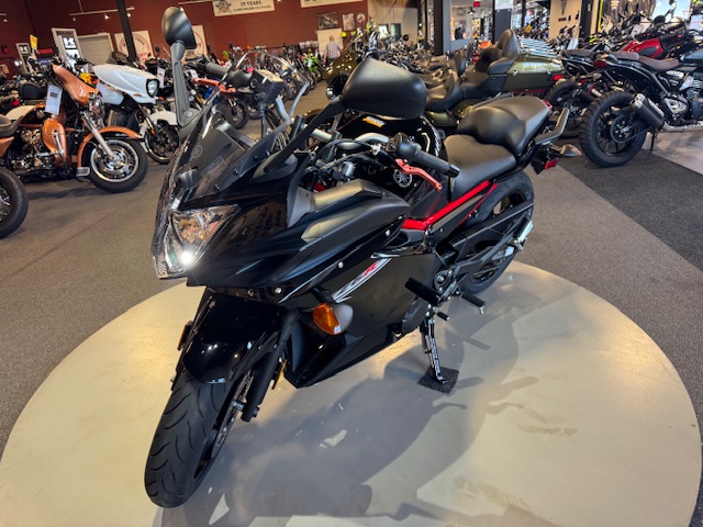 2016 Yamaha FZ 6R at Martin Moto