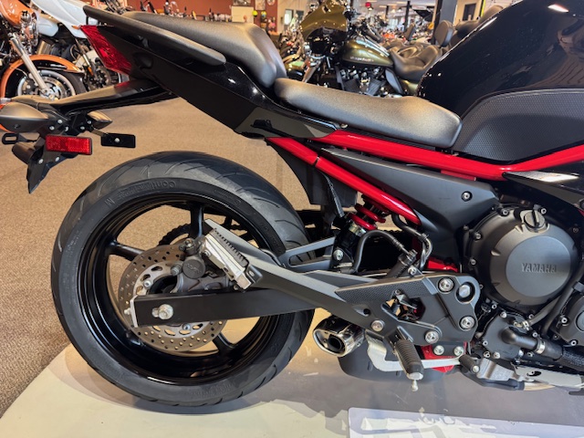 2016 Yamaha FZ 6R at Martin Moto