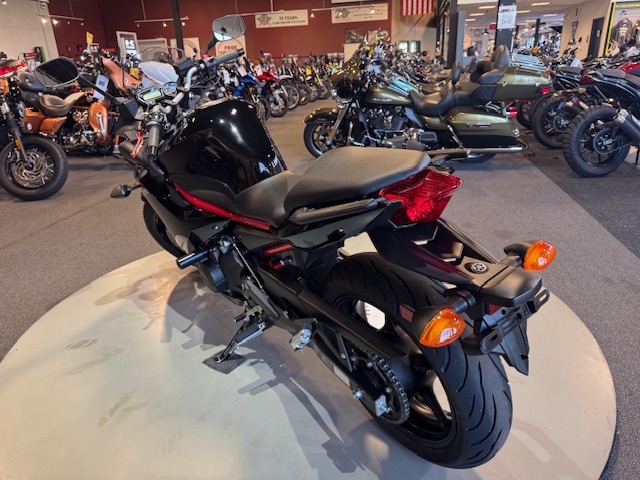 2016 Yamaha FZ 6R at Martin Moto
