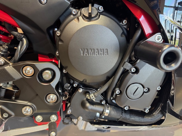 2016 Yamaha FZ 6R at Martin Moto
