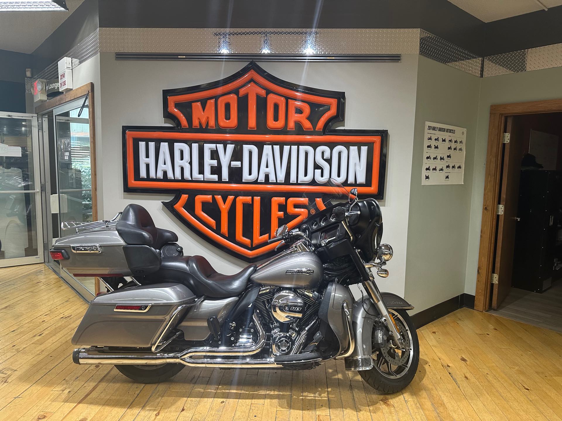 2016 Harley-Davidson Electra Glide Ultra Classic Low at Zips 45th Parallel Harley-Davidson