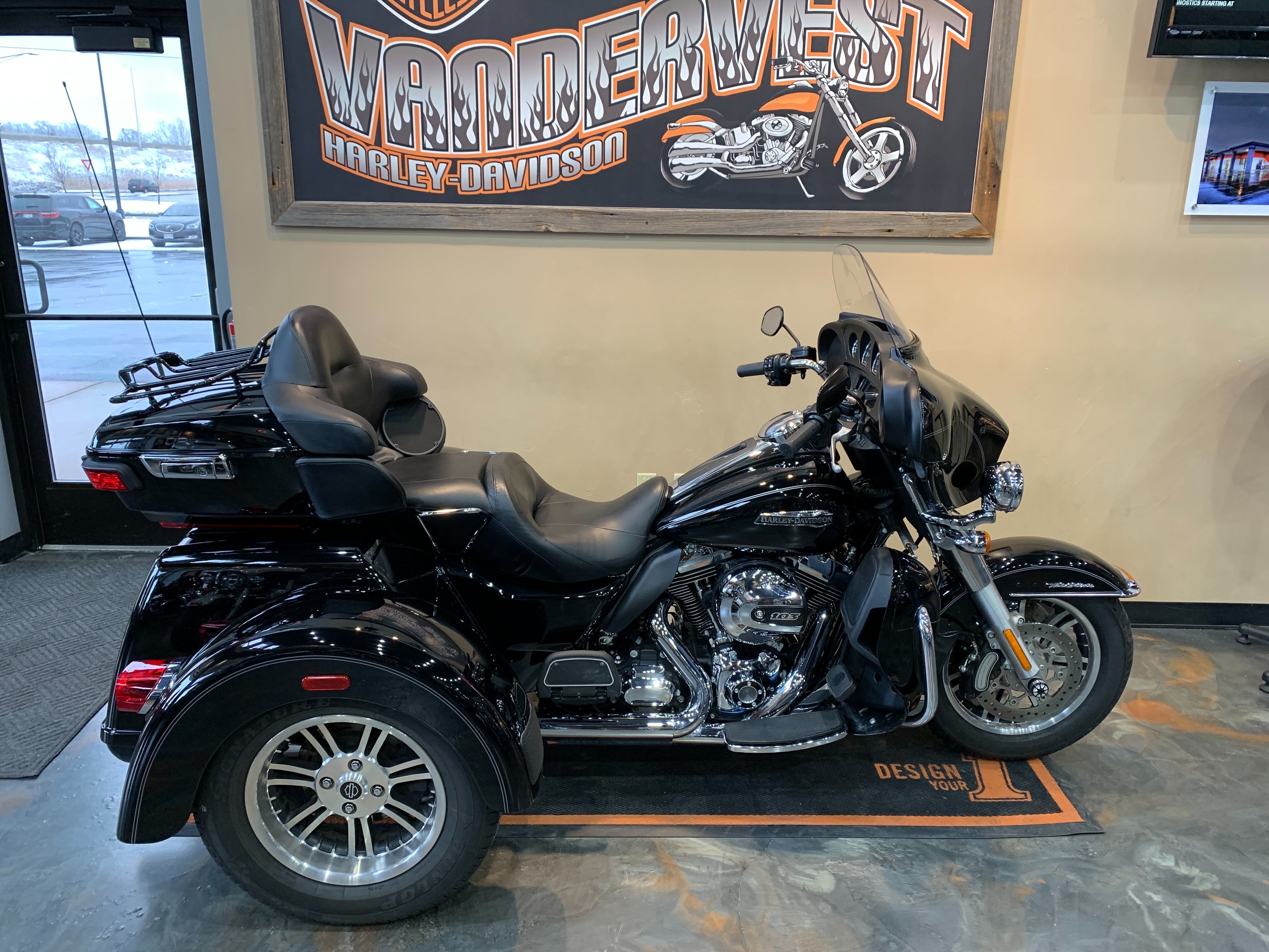 2016 Harley-Davidson Trike Tri Glide Ultra at Vandervest Harley-Davidson, Green Bay, WI 54303