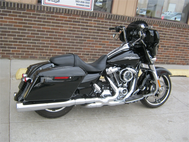 2017 Harley-Davidson Street Glide FLHXS at Brenny's Motorcycle Clinic, Bettendorf, IA 52722