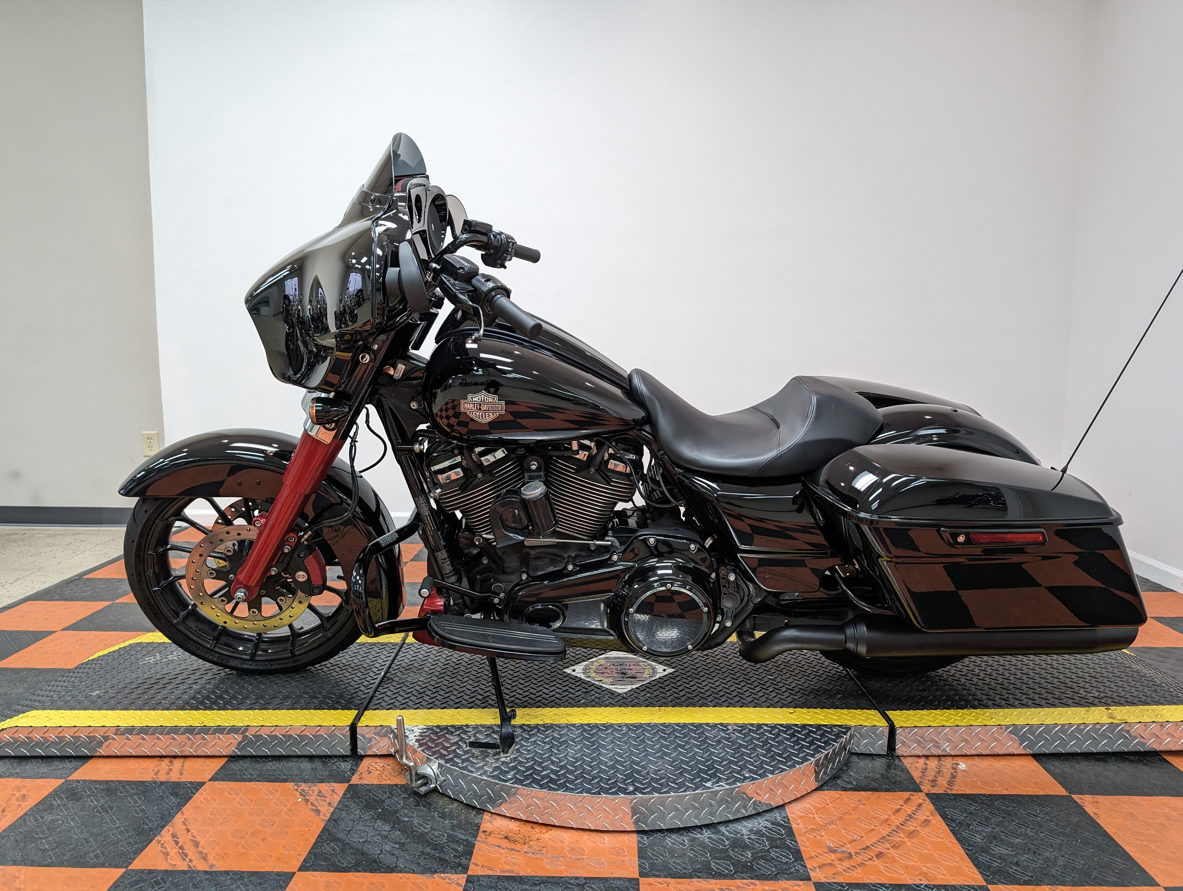 2018 Harley-Davidson Street Glide Special at Harley-Davidson of Indianapolis
