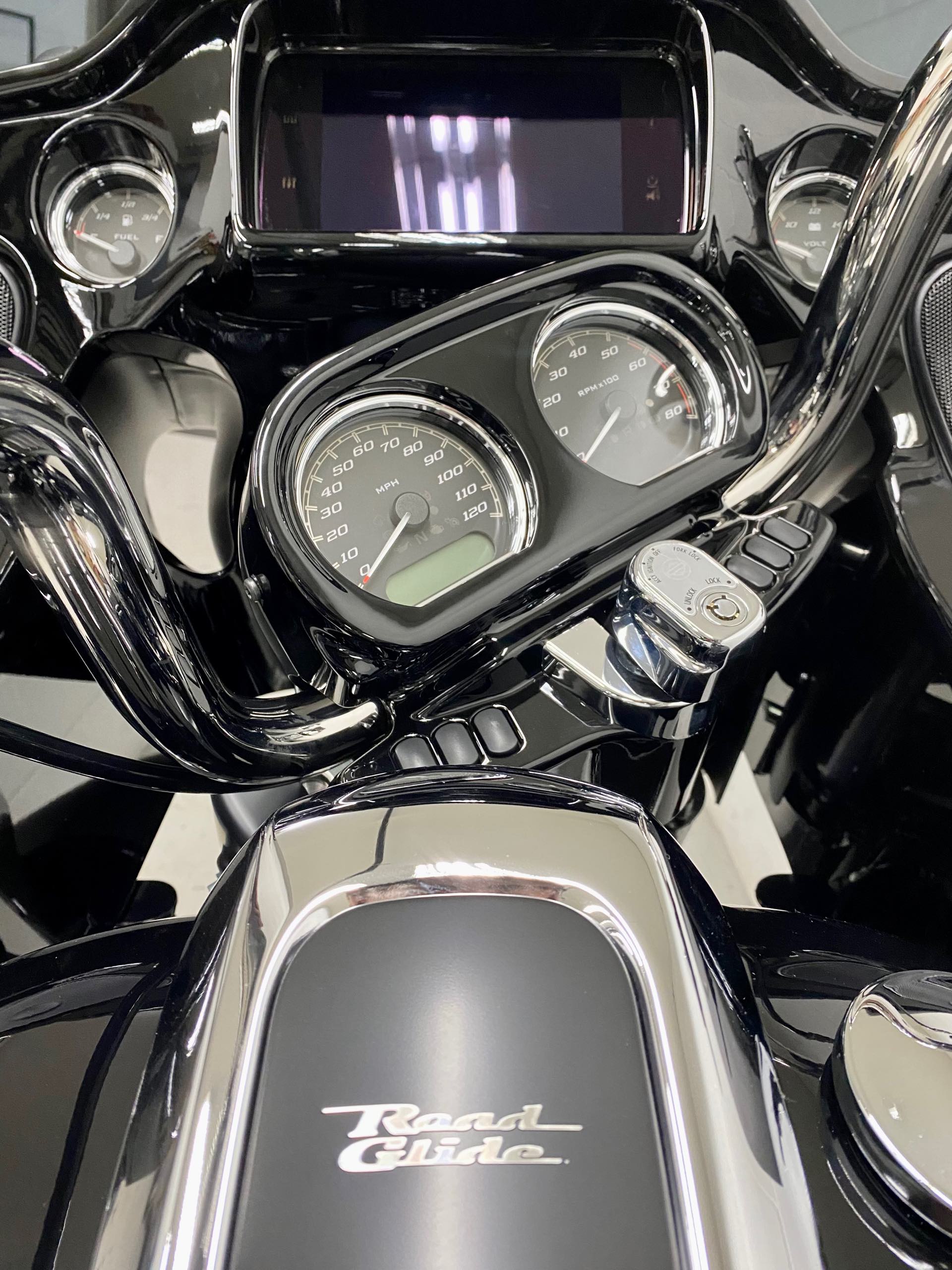 2023 Harley-Davidson Road Glide Special at Destination Harley-Davidson®, Silverdale, WA 98383