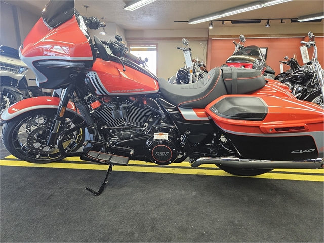 2024 Harley-Davidson Street Glide CVO Street Glide at Holeshot Harley-Davidson