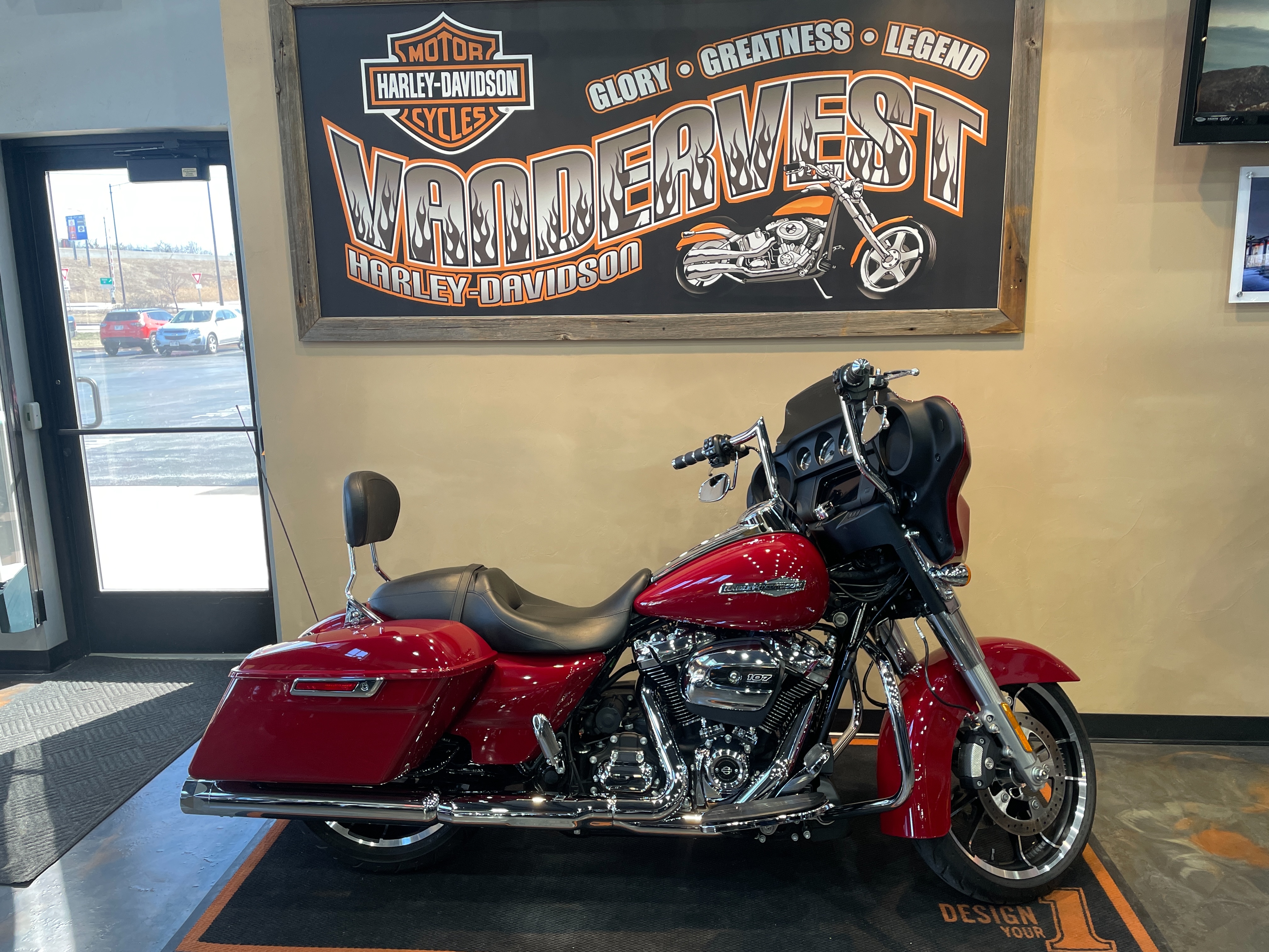 2021 Harley-Davidson Grand American Touring Street Glide at Vandervest Harley-Davidson, Green Bay, WI 54303
