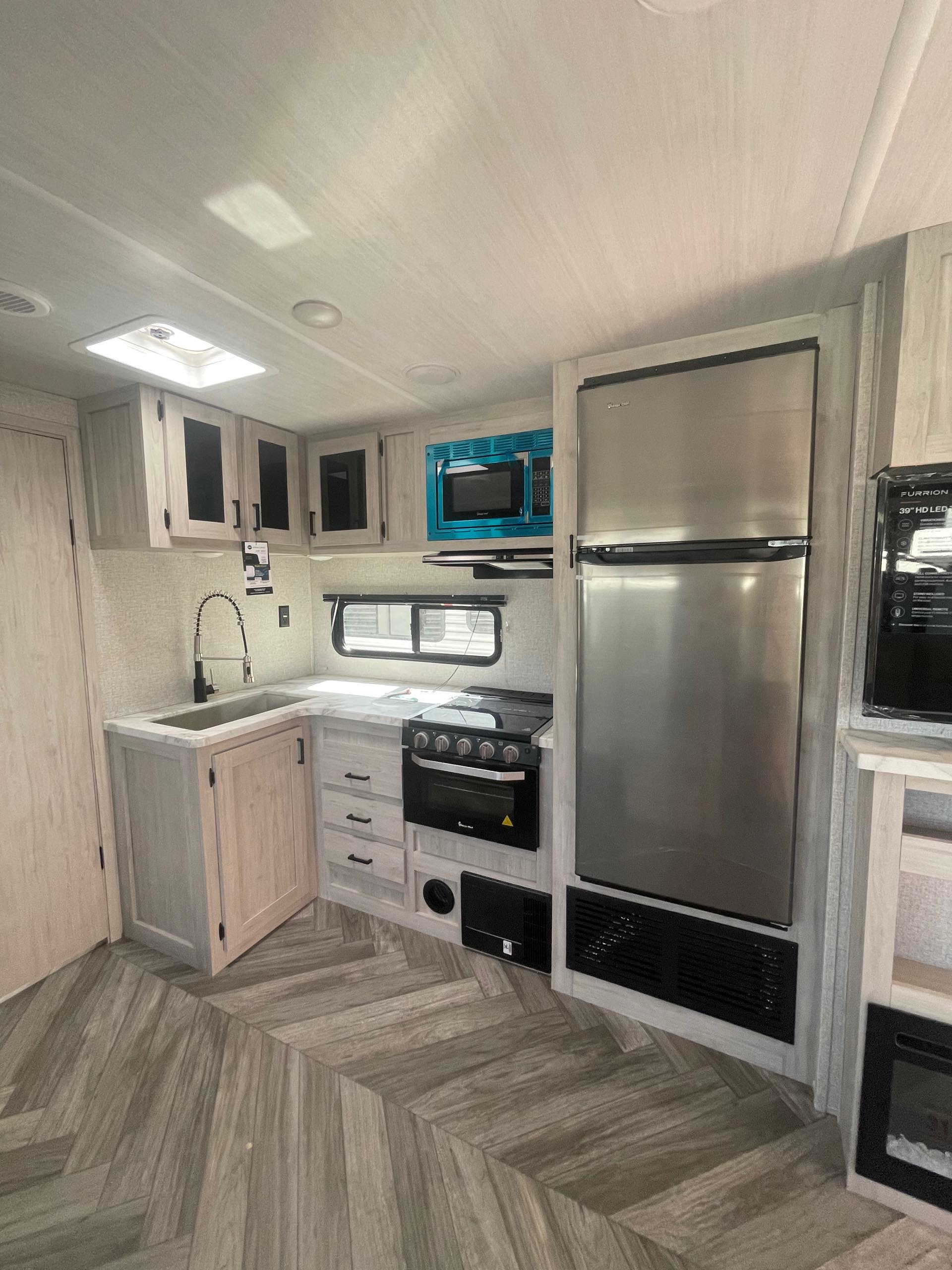2022 EAST TO WEST DELLA TERRA at Prosser's Premium RV Outlet