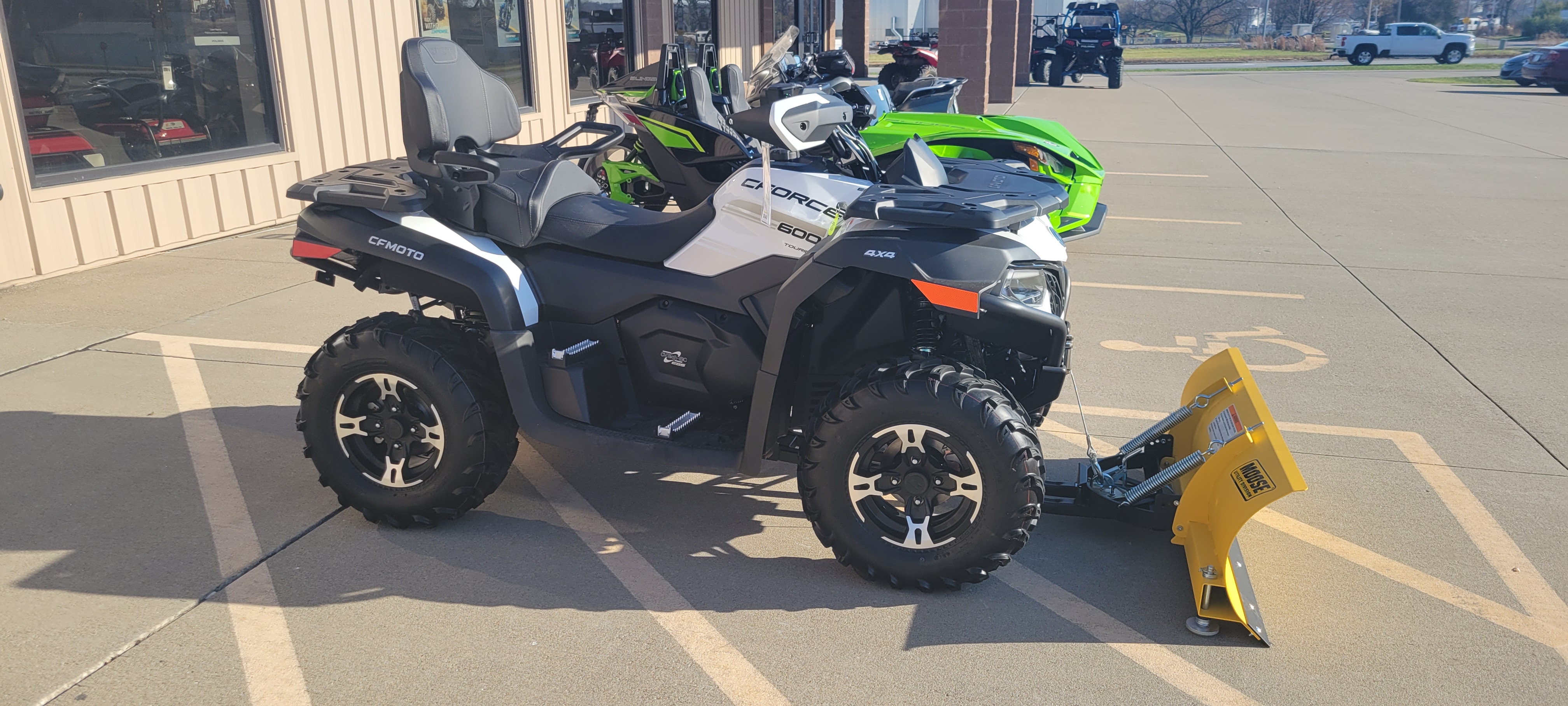 2022 CFMOTO CFORCE 600 Touring at Brenny's Motorcycle Clinic, Bettendorf, IA 52722