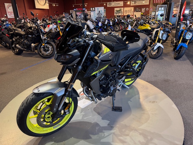 2018 Yamaha MT 09 at Martin Moto