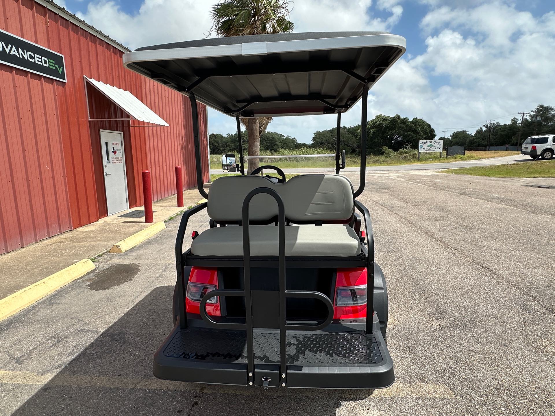 2024 Advanced EV Advent 4L at Clements Carts