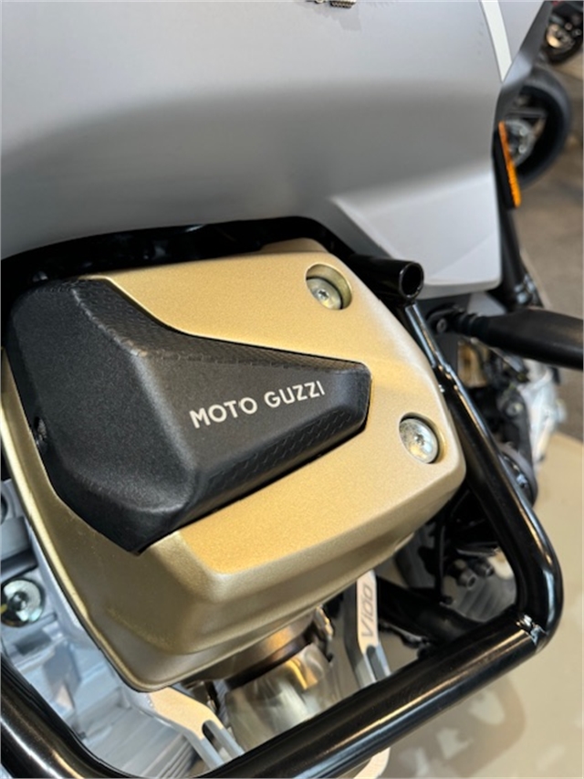 2023 Moto Guzzi V100 Mandello at Martin Moto