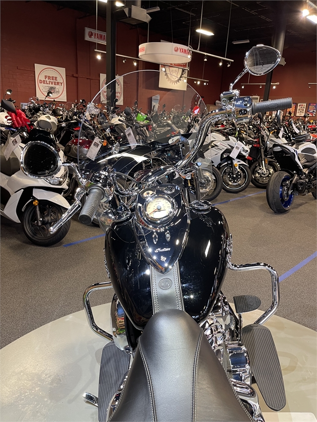 2018 Indian Motorcycle Springfield Base at Martin Moto