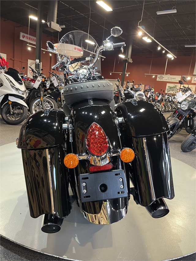 2018 Indian Motorcycle Springfield Base at Martin Moto