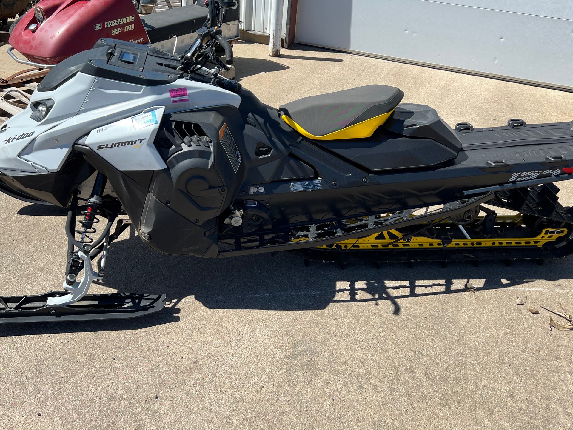 2023 Ski-Doo Summit SP 850 E-TEC at Interlakes Sport Center