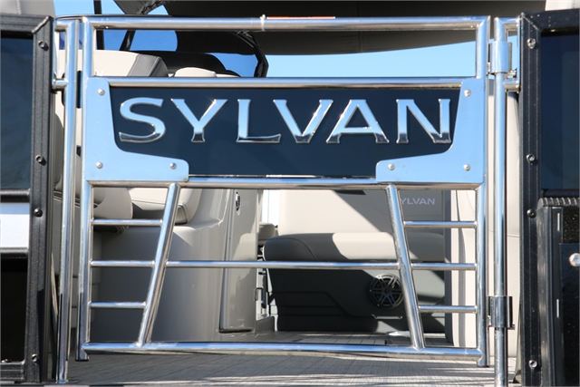 2024 Sylvan L3 DLZ Bar Tri-Toon at Jerry Whittle Boats