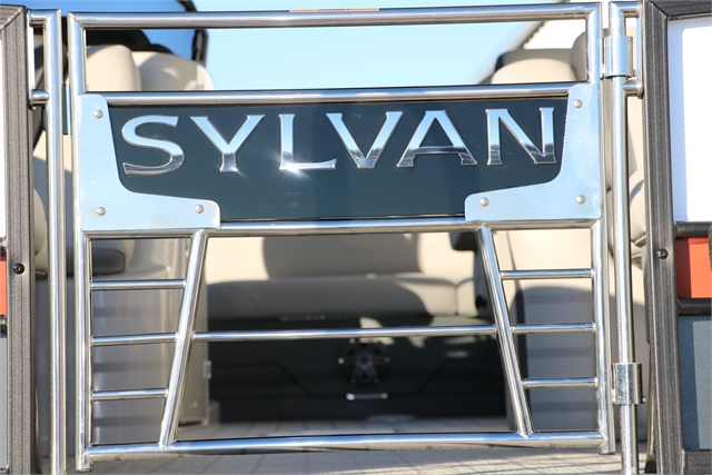 2024 Sylvan L3 CLZ DH at Jerry Whittle Boats