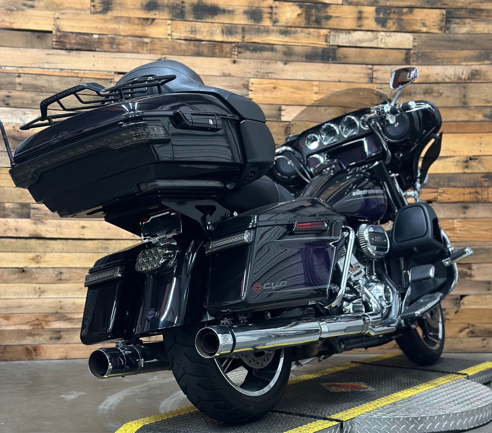 2021 Harley-Davidson CVO' Limited CVO Limited at Lumberjack Harley-Davidson