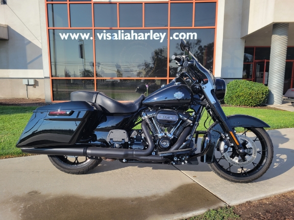 Harley davidson store 2021 road king