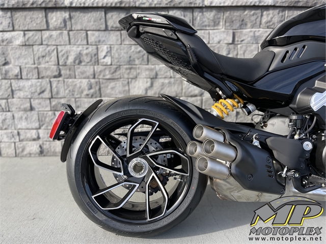 2023 Ducati Diavel V4 at Lynnwood Motoplex, Lynnwood, WA 98037