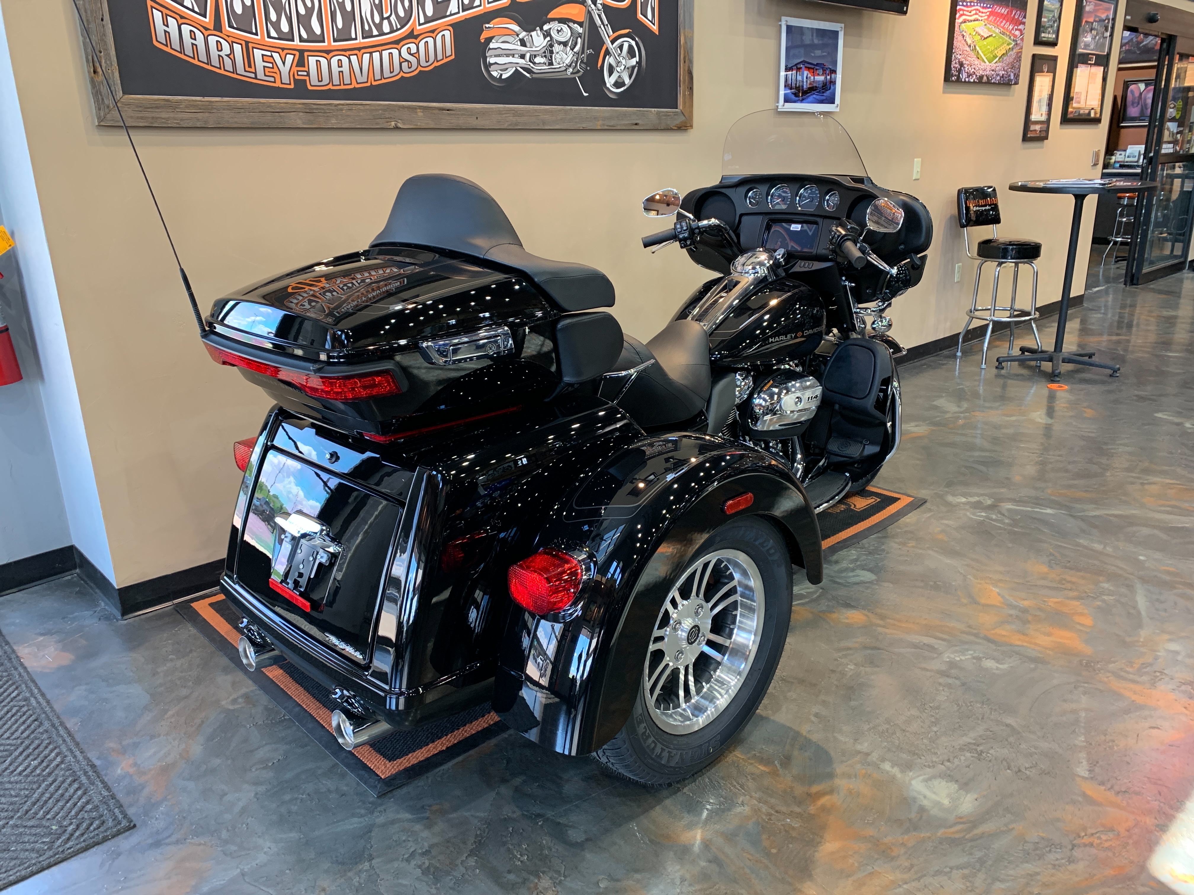 2024 Harley-Davidson Trike Tri Glide Ultra at Vandervest Harley-Davidson, Green Bay, WI 54303