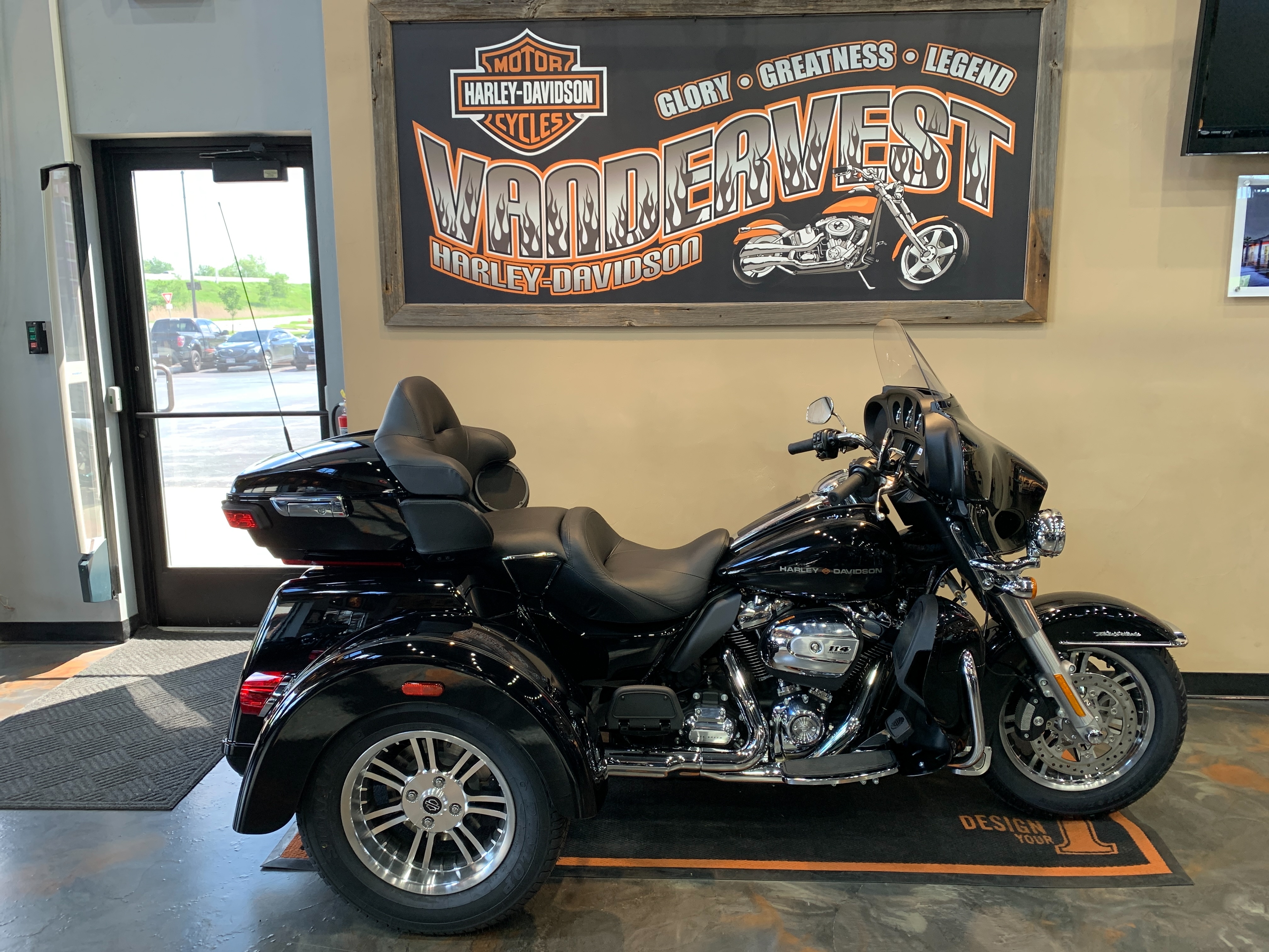 2024 Harley-Davidson Trike Tri Glide Ultra at Vandervest Harley-Davidson, Green Bay, WI 54303