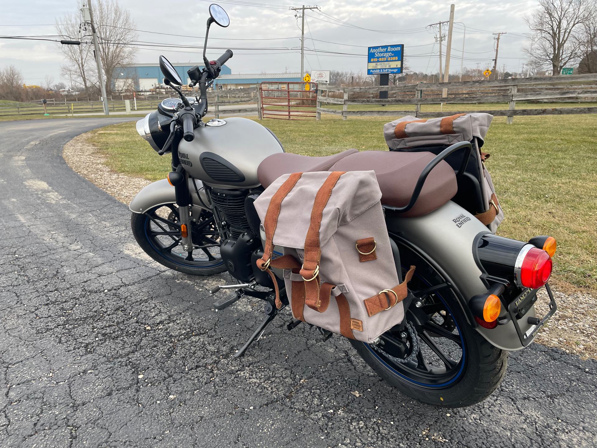 2023 Royal Enfield Classic 350 at Randy's Cycle