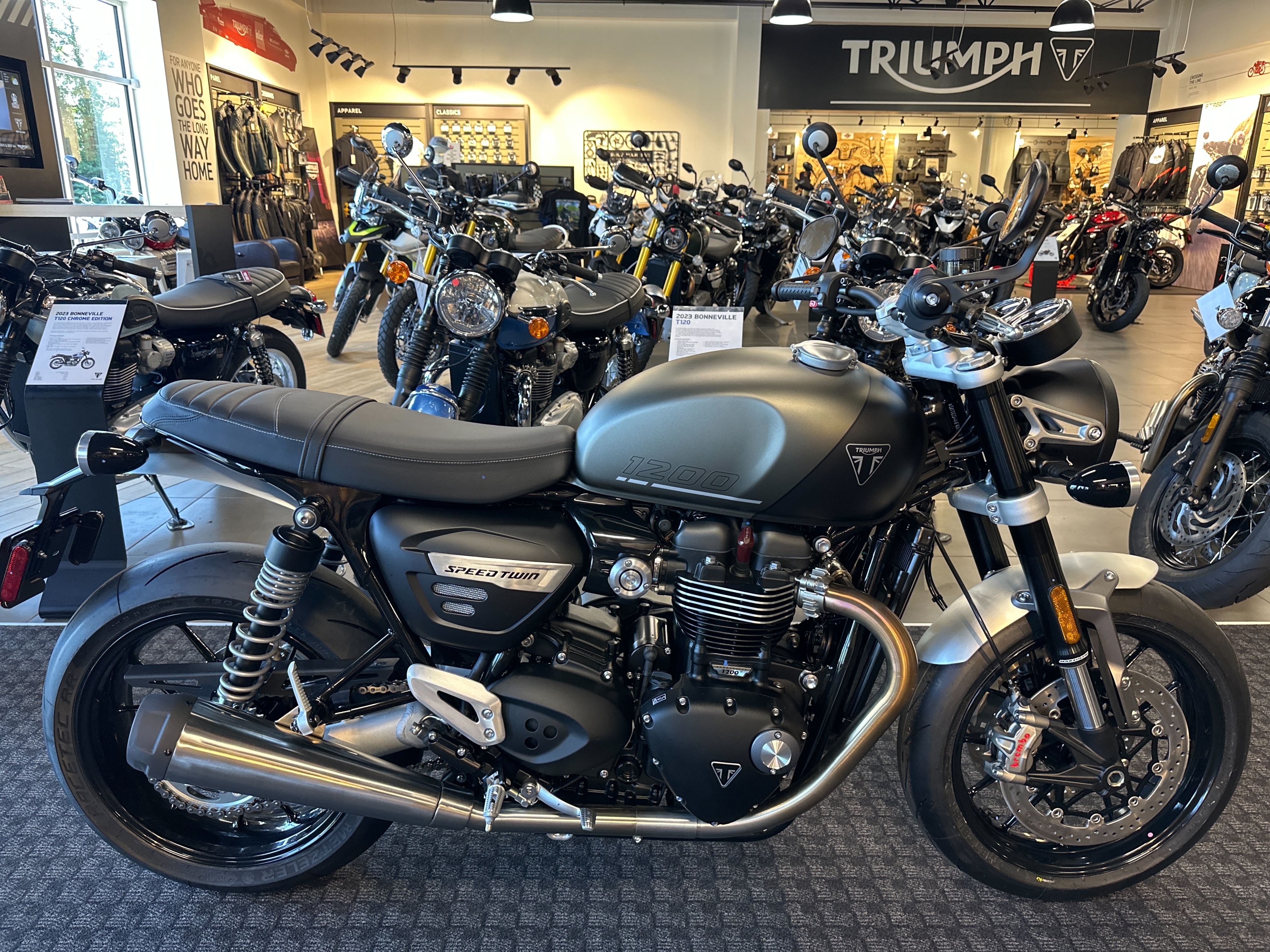 2024 TRIUMPH SPEED TWIN 1200 at Frontline Eurosports
