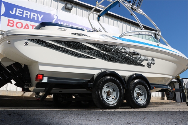 2011 Sea Ray 205 Sport at Jerry Whittle Boats