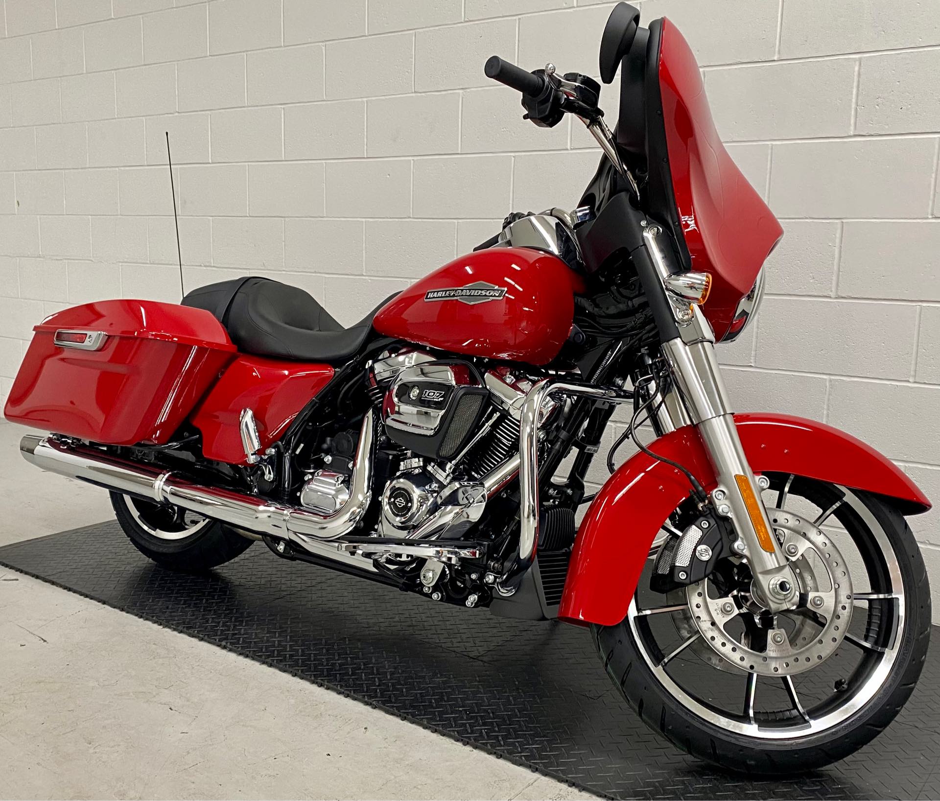 2023 Harley-Davidson Street Glide Base at Destination Harley-Davidson®, Silverdale, WA 98383